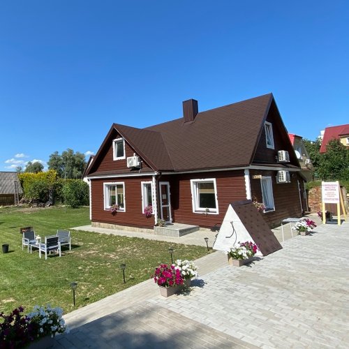 Ežerų glėby